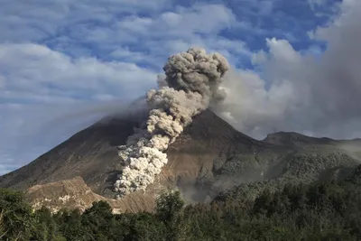 4K изображения Вулкана Мерапи: бесплатно и доступно.