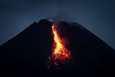 Вулкан Мерапи: качественные фото для скачивания.