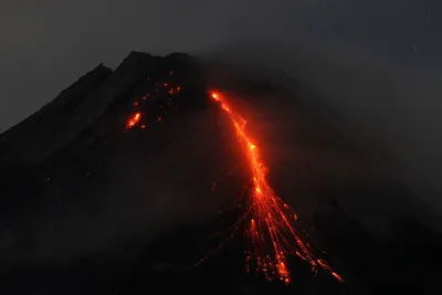 Вулкан Мерапи во всей своей славе: потрясающая фотография
