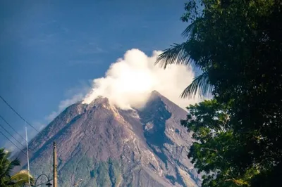 Подземное чудо: Вулкан Мерапи на потрясающей фотографии