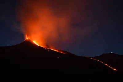 4K изображения вулкана Мерапи
