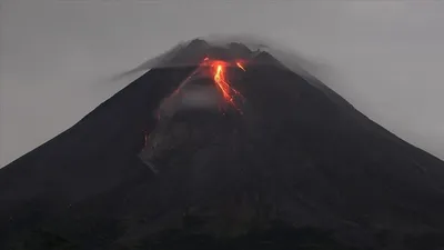 Захватывающие фотографии вулкана Мерапи