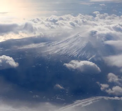 Фото 2024 года вулкана Тятя