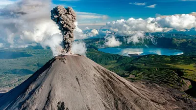 Вулканы Камчатки: уникальные рисунки природы в Full HD