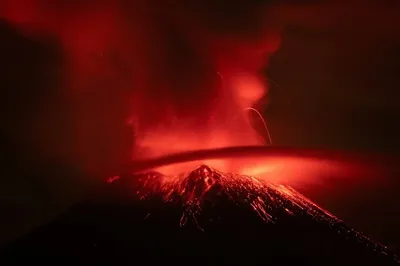 Вулканическая драма: Захватывающие фотографии вулканов
