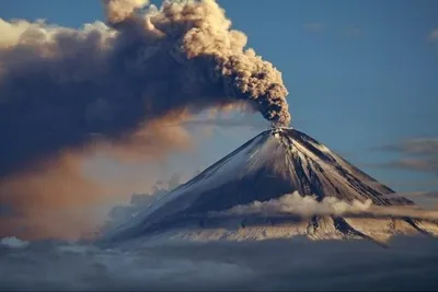 Фон с потрясающими вулканами на рабочий стол