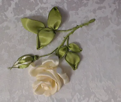 Фотография роз в вышивке лентами: самые яркие и красивые