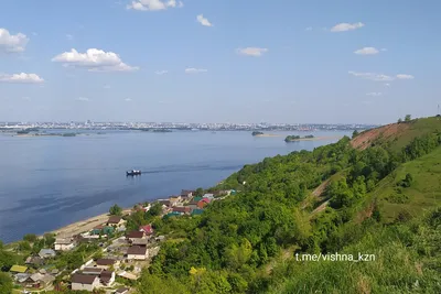 Фон с фоткой горы Казань, подходит для любых устройств