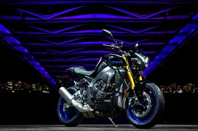 Фото Yamaha MT-10: крупные детали и яркие цвета