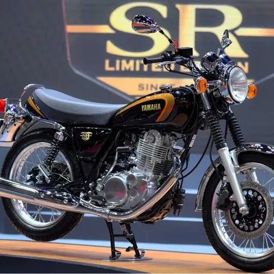 Фото мотоцикла Yamaha SR 400 в формате jpg