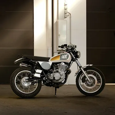 Изображение мотоцикла Yamaha SR 400: бесплатная загрузка во всех форматах