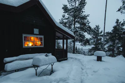 Загородный дом под снегом: Изображения в PNG формате для вашего выбора