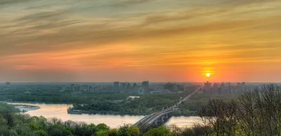 Рисунок заката с отражениями на воде