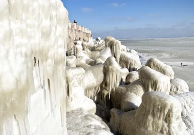 Зимняя сказка: Уникальные фото замерзшего Черного моря