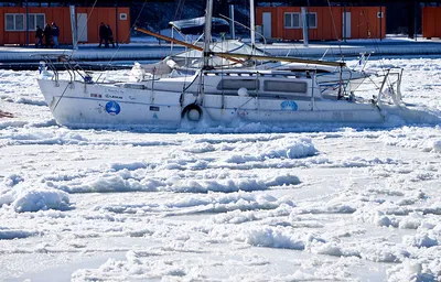 Холодная гармония: Фотографии ледяной поверхности Черного моря