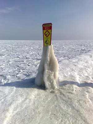 Зимний диверсант: Фото замерзшего участка Черного моря