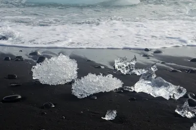 Замерзшая таинственность: Фотографии Черного моря во льдах