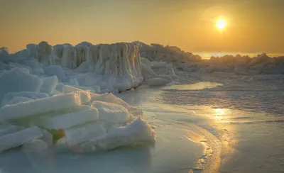 Ледовые пейзажи: Удивительные фото замерзшего Черного моря