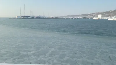 Ледовая симфония: Фото замерзшей воды в Черном море