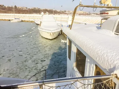 Ледяной оазис: Фотографии замерзшего побережья Черного моря