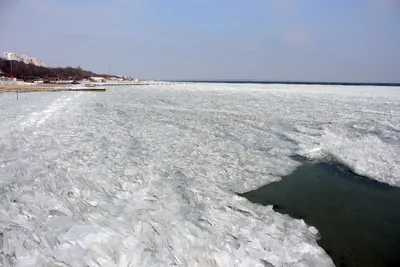 Фото: Замерзшее черное море в HD