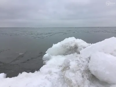 Скачать: Замерзшее черное море на свой гаджет