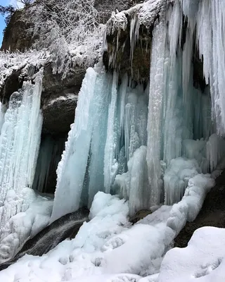 Замерзшие водопады: Замороженный поток красоты