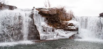 Фото замерзших водопадов в формате webp