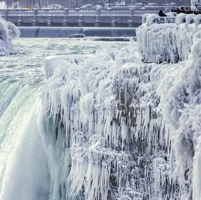 Невероятная красота замерзшего ниагарского водопада на фотографиях