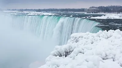 Впечатляющие изображения замерзшего ниагарского водопада