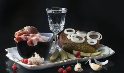 Фотка банкета с водкой: выбирайте изображения по своему вкусу