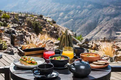 Завтрак в горах: наслаждение рассветом и ароматами