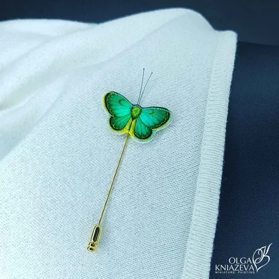 Уникальное фото Зеленой бабочки для использования в рекламных материалах