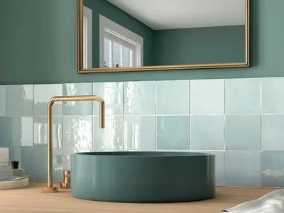 Красивые изображения зеленой плитки в ванной