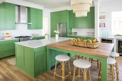 Фотография кухни с зелеными стенами