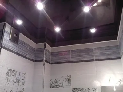 Идеи для дизайна ванной с зеркальными потолками