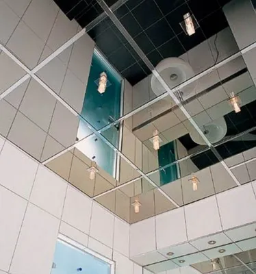 Арт-фото зеркальных потолков в ванной в формате webp