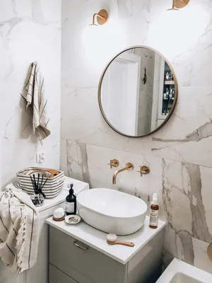 Фото зеркала над ванной, придающего особый шарм