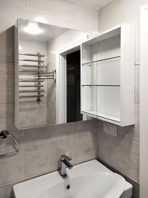 Фото зеркала с полкой для ванной: стильный акцент в вашей ванной комнате