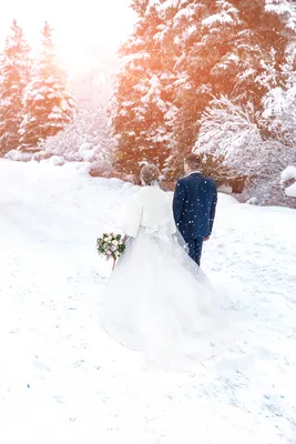 Снежные мгновения любви: Зимние свадебные изображения