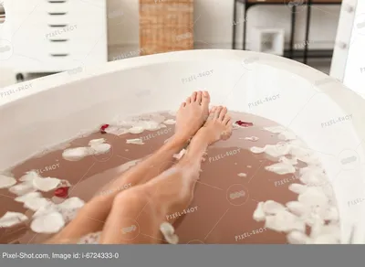 Новые фото женских ног в ванной - скачать бесплатно