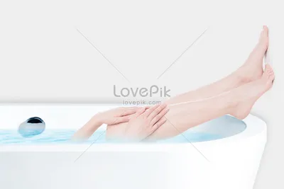 Фото женских ног в ванной - выберите размер и формат (JPG, PNG, WebP)