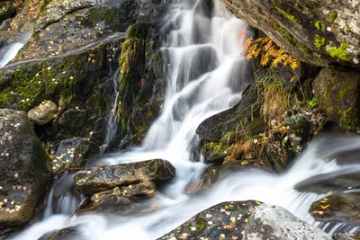 Ослепительные Жигаланские водопады на ярких фото