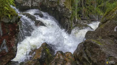 Фотка Жигаланских водопадов в качестве арт-объекта