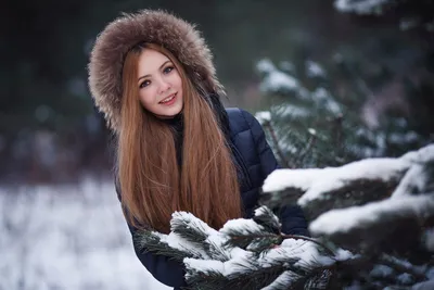 Фото девушек в лесу зимой: Моменты красоты с различными размерами