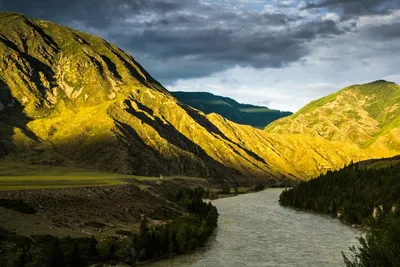 Горы Алтая - источник вдохновения: скачивайте HD фотки бесплатно.