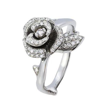 Золотые кольца в форме розы: фотка для украшения